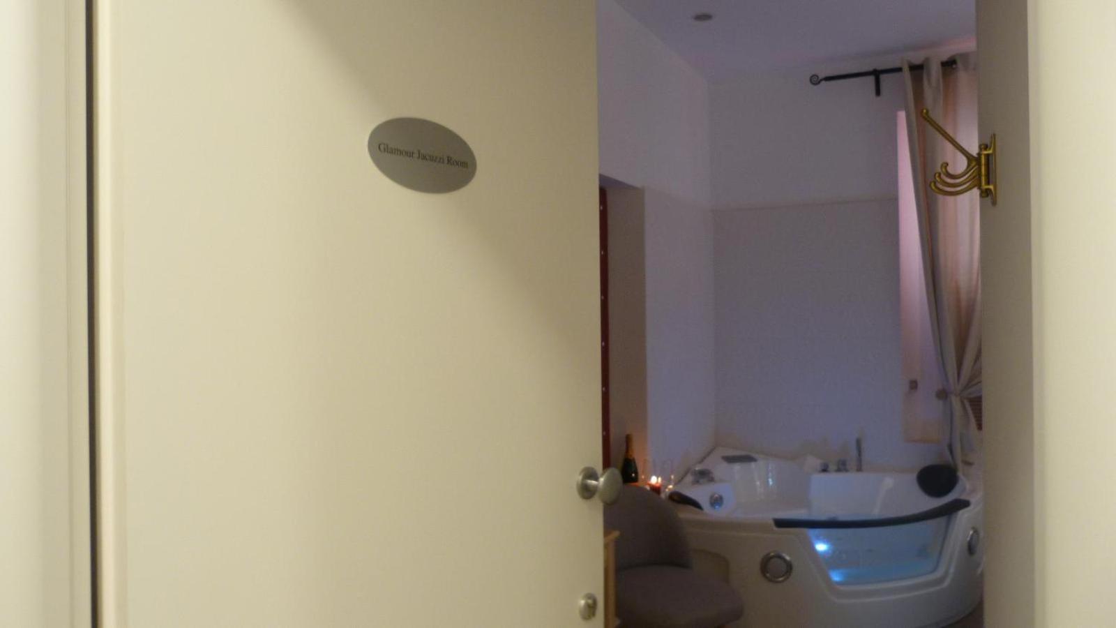 Flatinrome Trastevere Deluxe - Jacuzzi 3* Rome