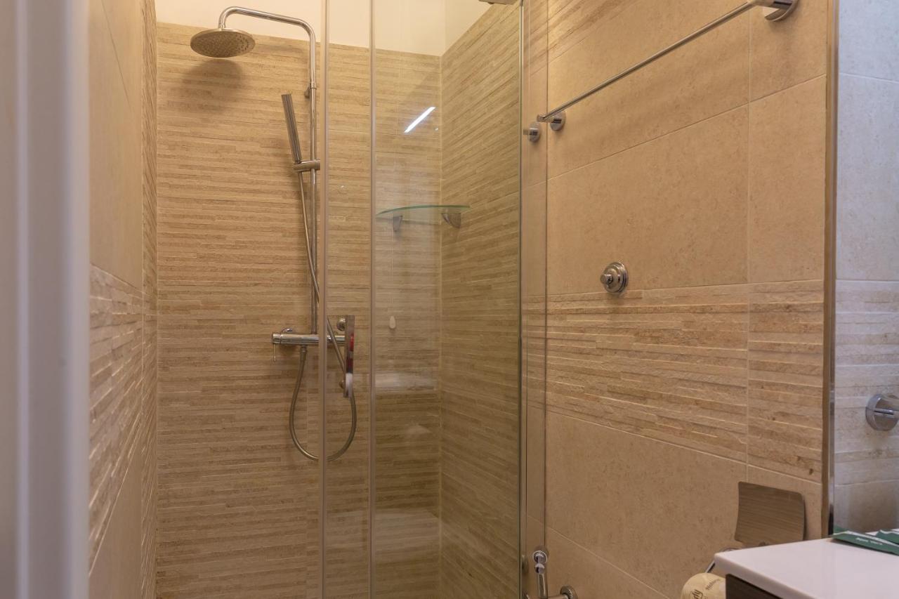 Gasthuis Flatinrome Trastevere Deluxe - Jacuzzi 3*